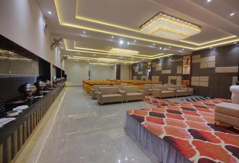 酒店 Ganpati Palace