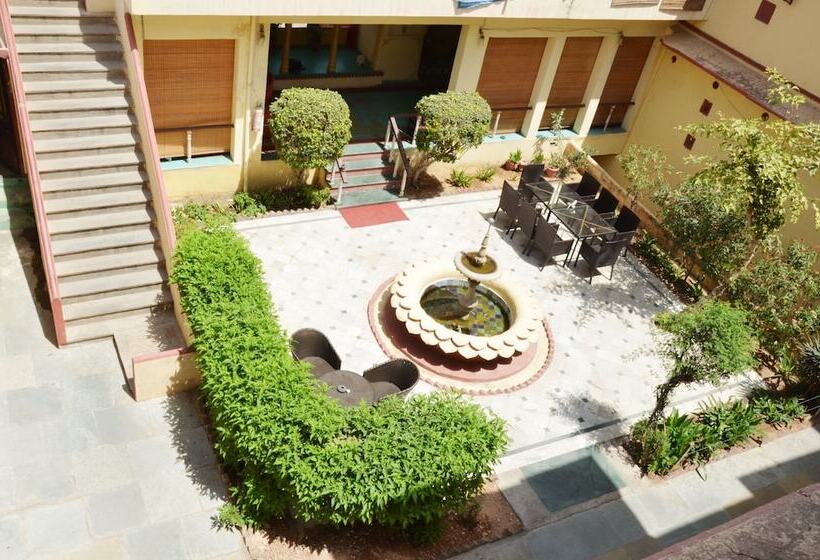 Fotos del hotel Karnot Mahal:  2