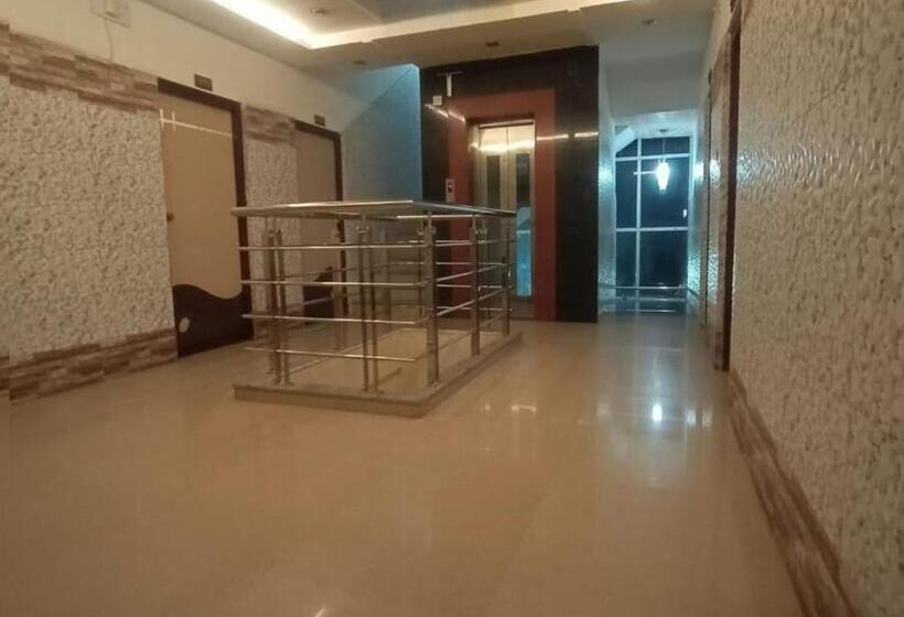 בית מלון כפרי Omni Plaza