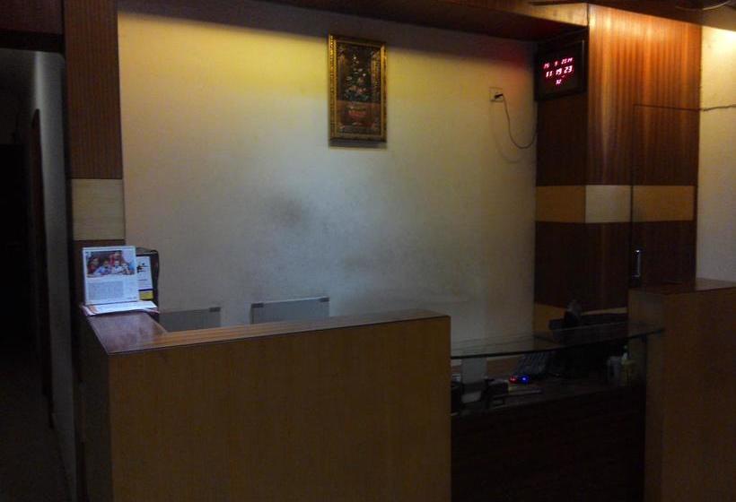 هتل Palmshore Residency