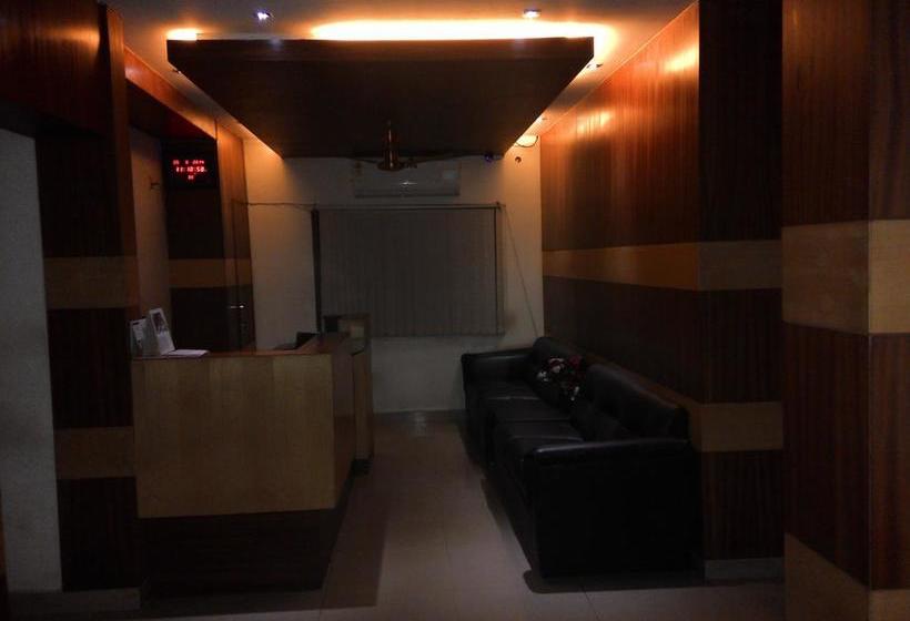 هتل Palmshore Residency