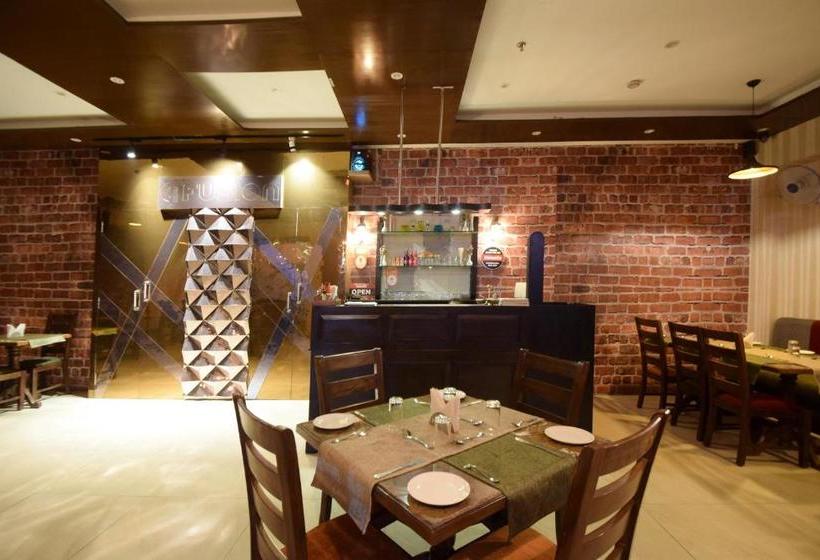 Fotos del hotel Fabhotel Radiant Star Lalkothi:  14