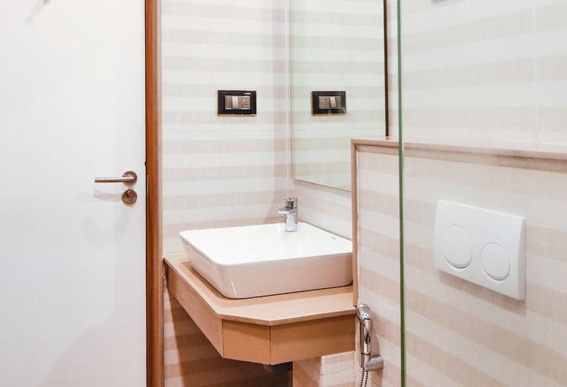 هتل Treebo Vinayak Inn