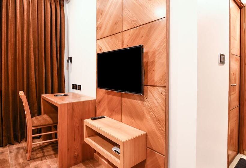 هتل Treebo Vinayak Inn