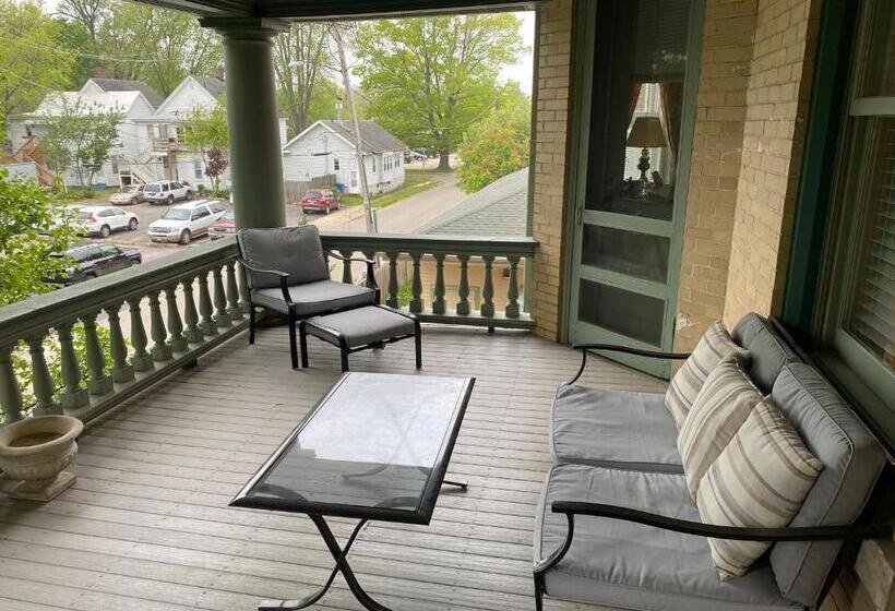 تختخواب و صبحانه Inn At 835 Boutique