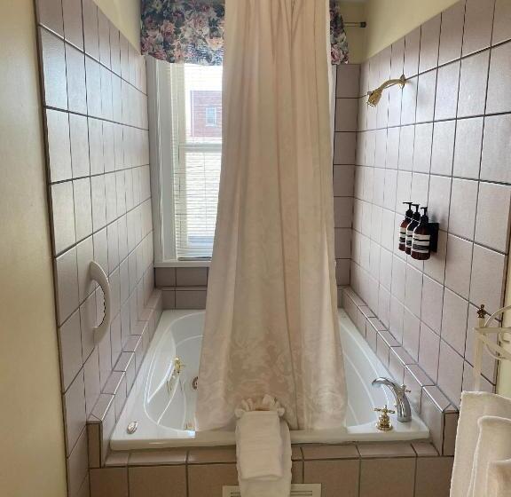 تختخواب و صبحانه Inn At 835 Boutique