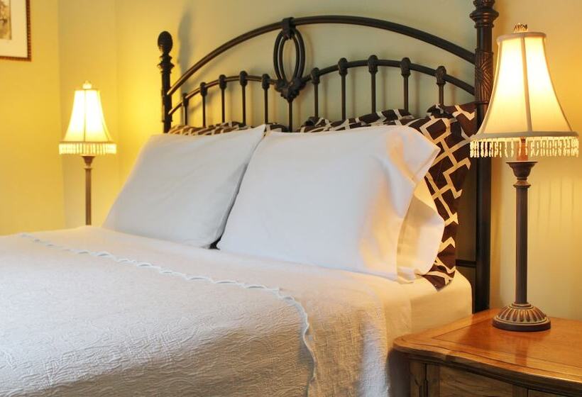 مبيت وإفطار King Hill Inn & Kitchen