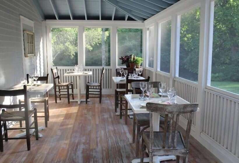 مبيت وإفطار King Hill Inn & Kitchen