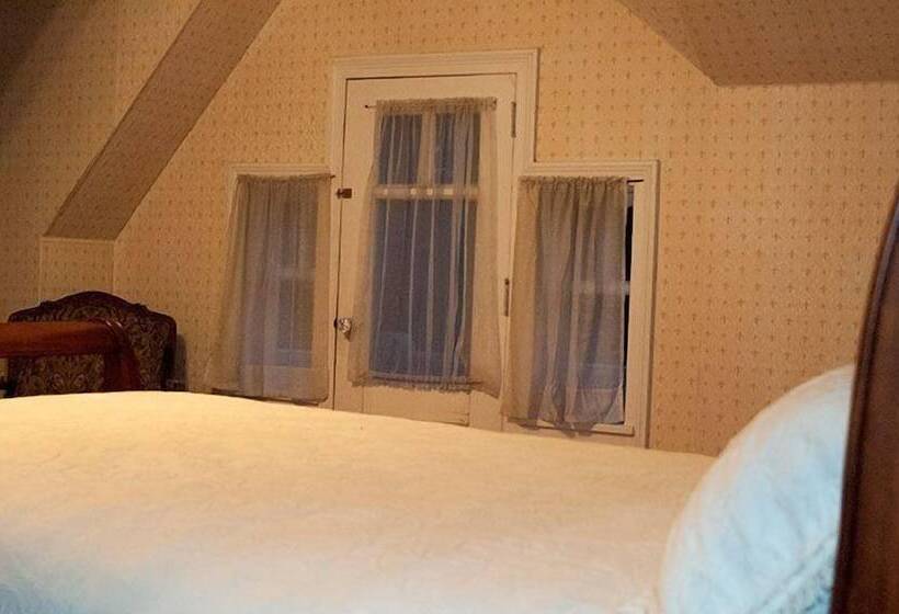 تختخواب و صبحانه The Albanus Phillips Inn