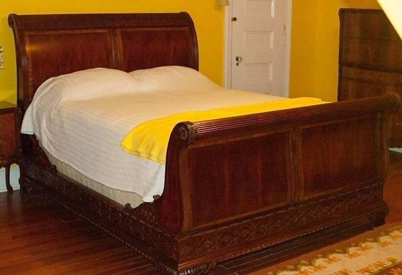 تختخواب و صبحانه The Albanus Phillips Inn