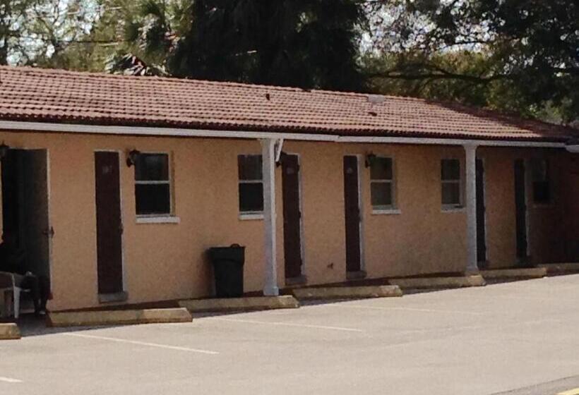 Cadillac Motel