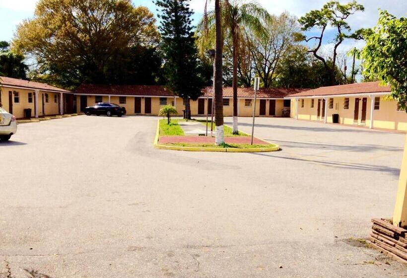 Cadillac Motel