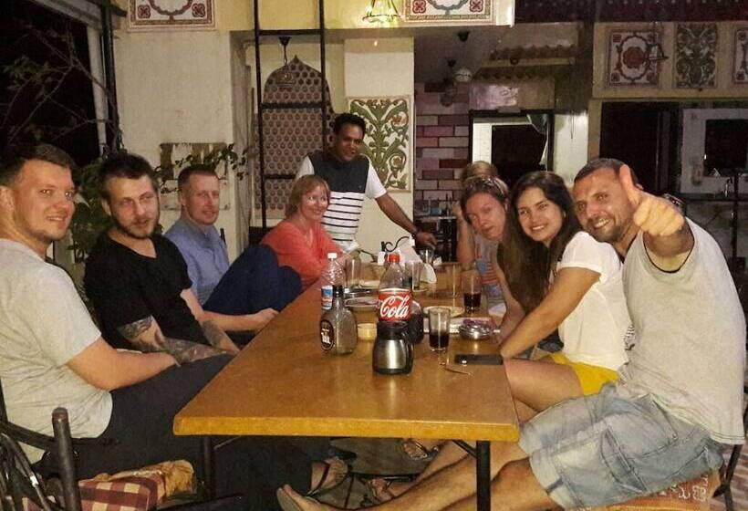 فندق Moonlight Homestay & Hostel