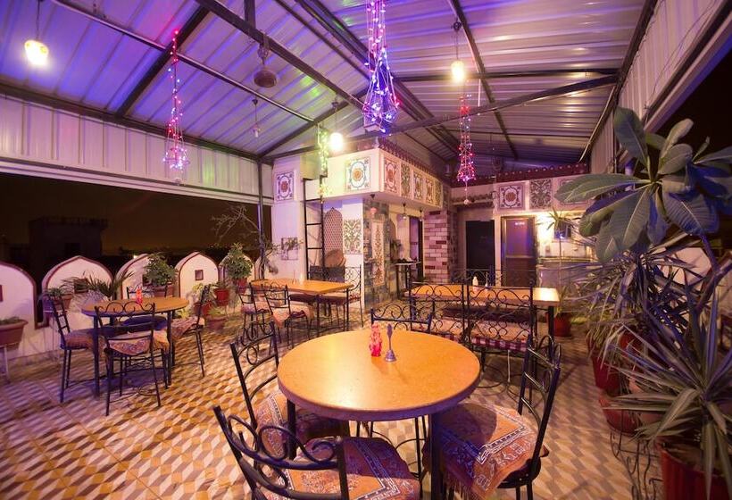 فندق Moonlight Homestay & Hostel