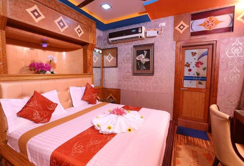 هتل Shri Swarna S Palace A Business Class