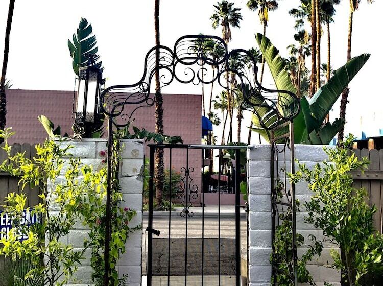 Отель The Village Palm Desert