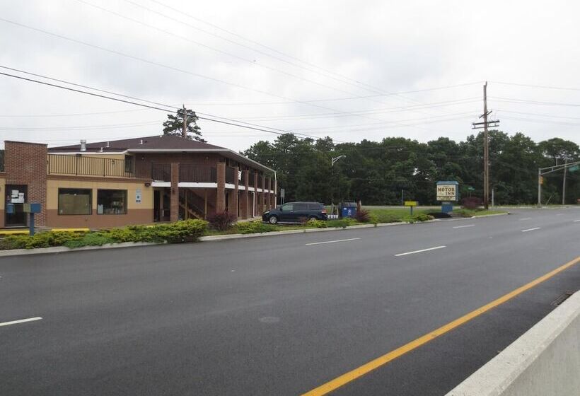 فندق على الطريق Brick Motor Inn