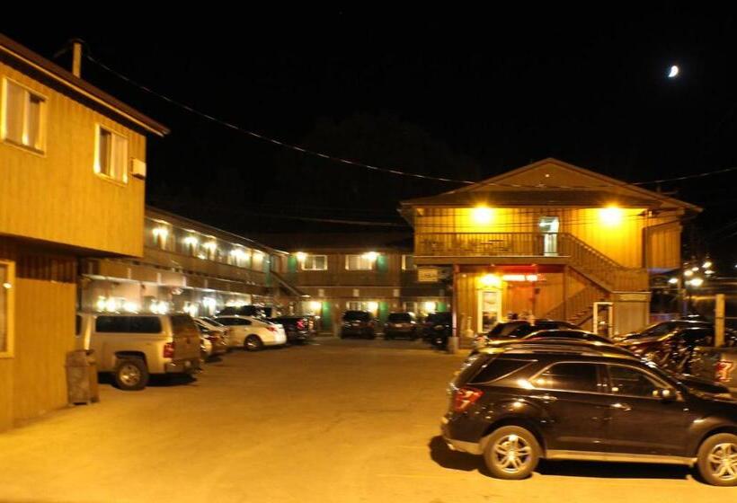 مُتل Gold Country Inn