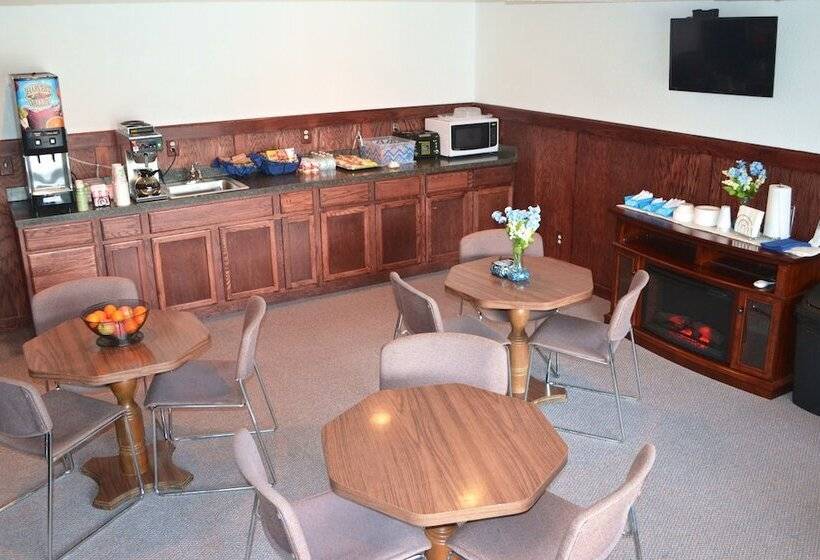 مُتل Main Street Lodge And Suites