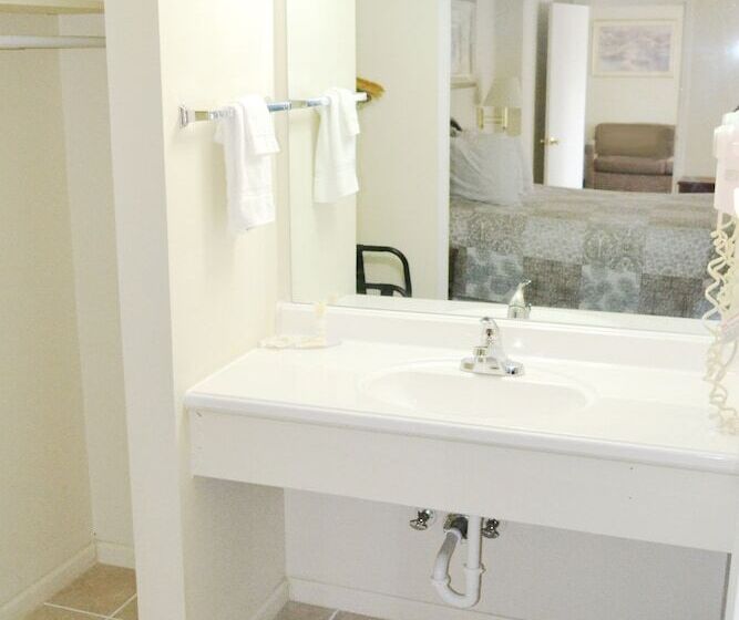 مُتل Main Street Lodge And Suites
