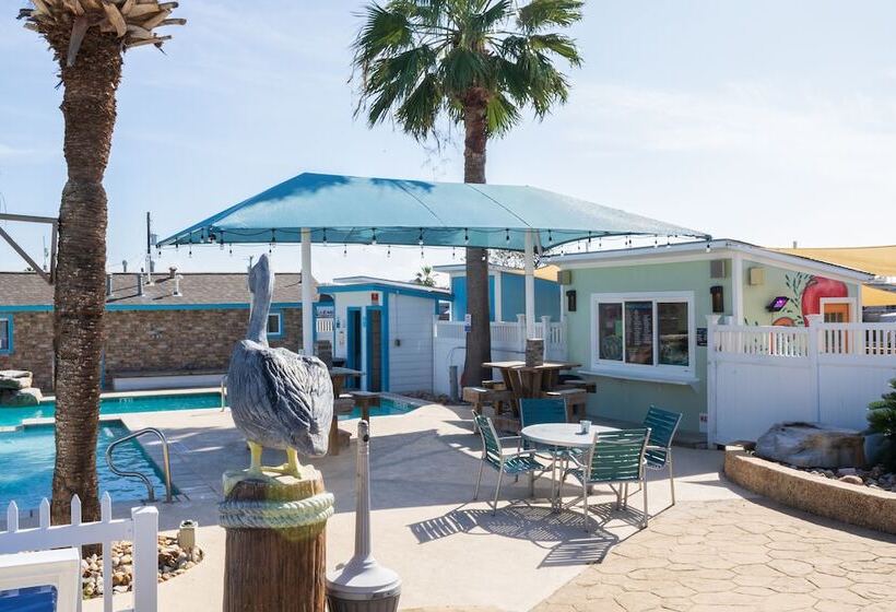 مُتل Tropic Island Resort