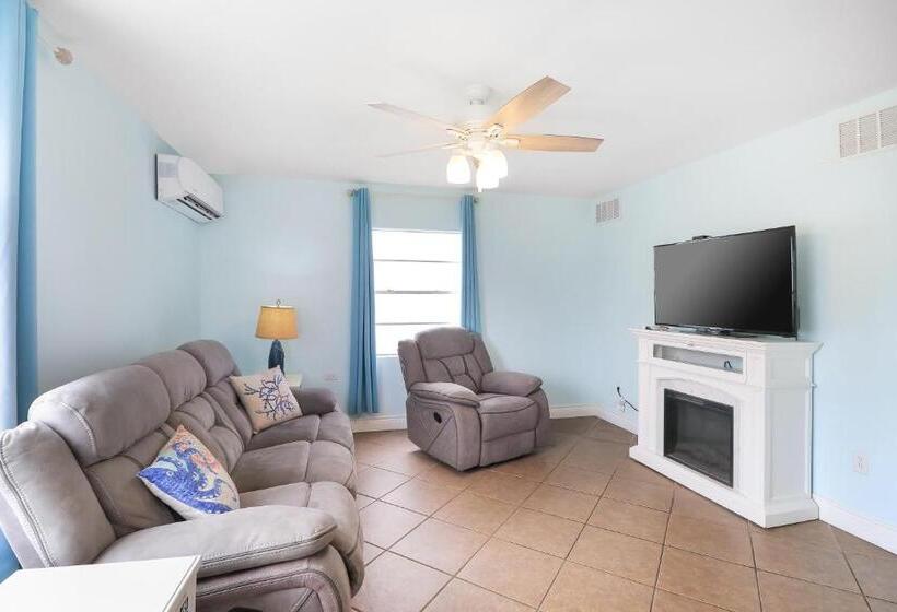 مُتل Tropic Island Resort