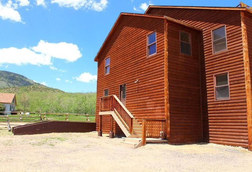 Old Corral Hotel & Steakhouse