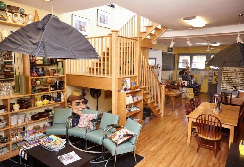 Ray's Bucktown Bed And Breakfast