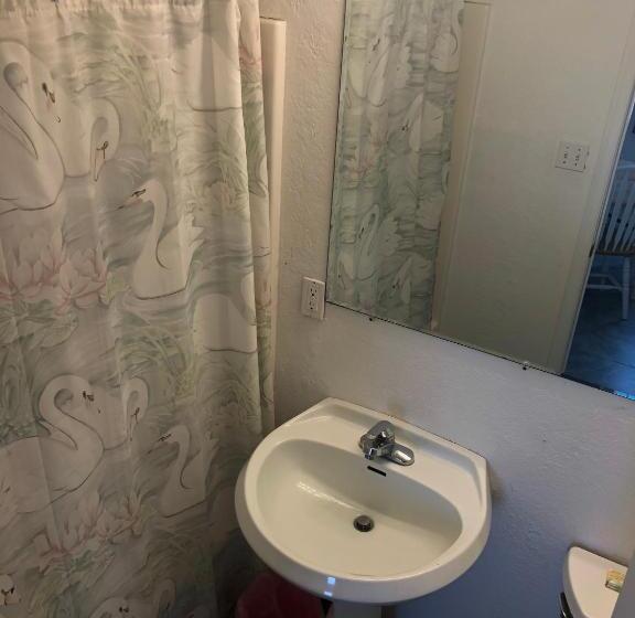 استراحتگاه Apollo Motel