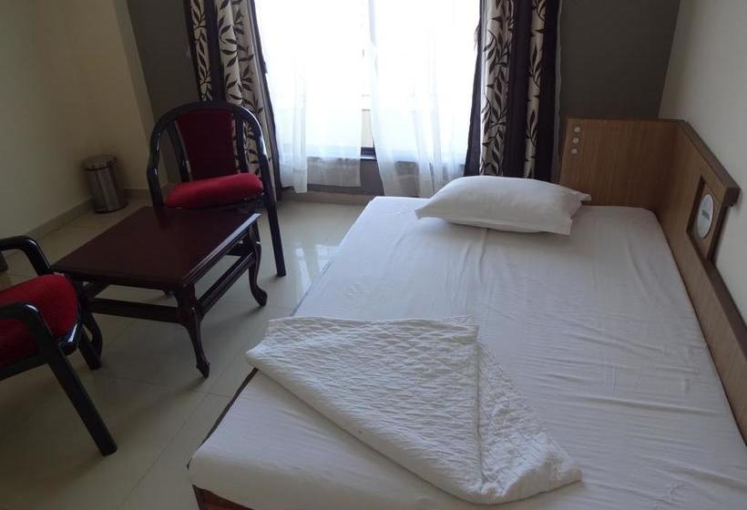 Royal Riviera & Resort