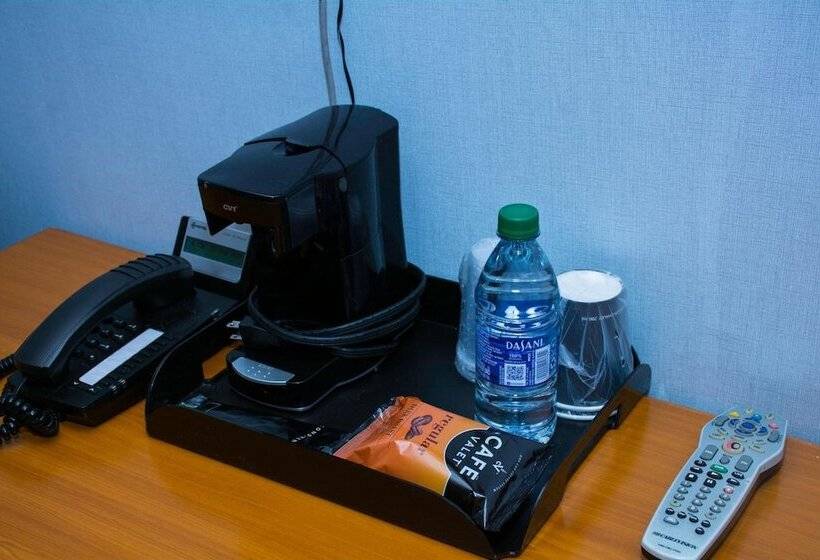 At 9 Motel