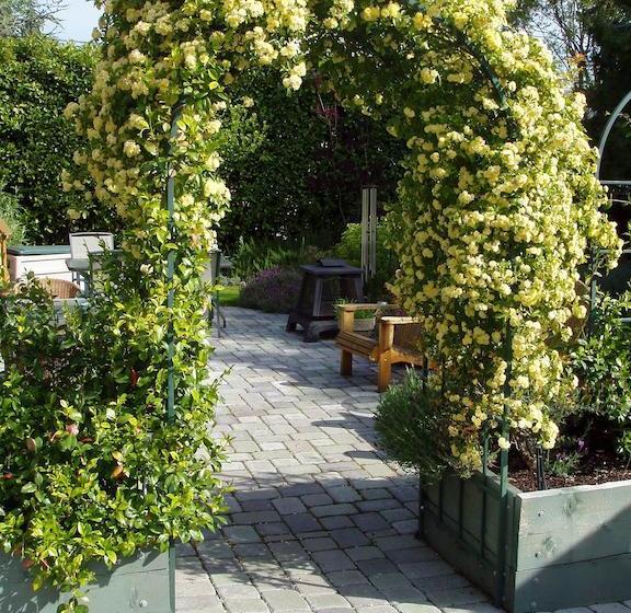 مبيت وإفطار Iris Inn