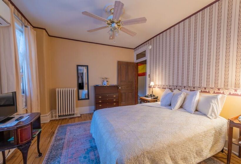 ベッドアンドブレックファースト The Maid S Quarters Bed Breakfast & Tearoom