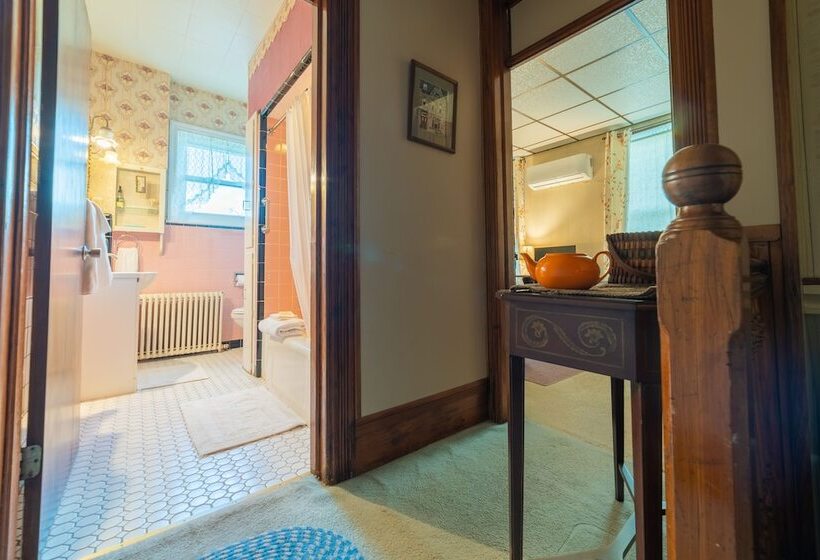 ベッドアンドブレックファースト The Maid S Quarters Bed Breakfast & Tearoom