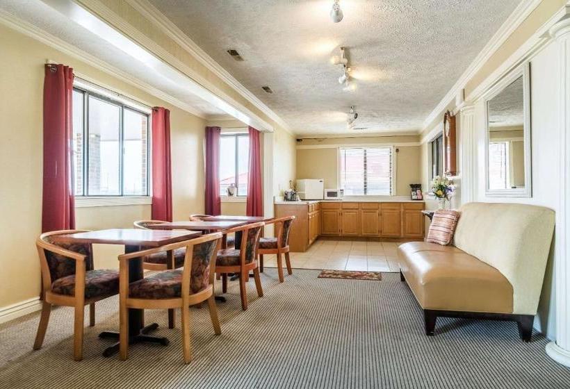 فندق على الطريق Rodeway Inn