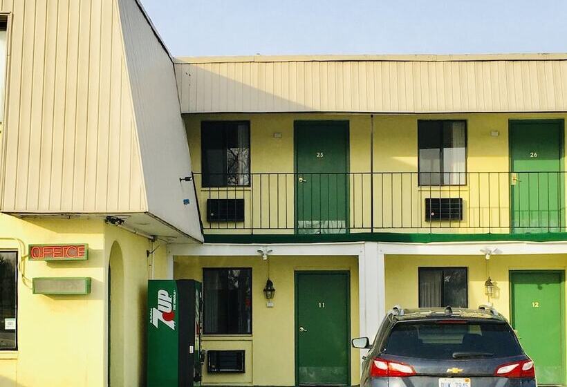 Granada Inn Motel   Kalkaska