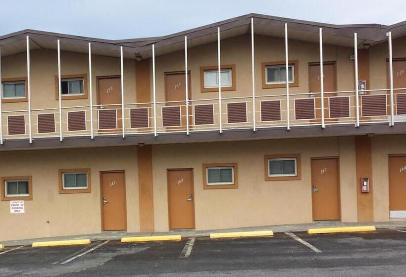 Hallmark Motel