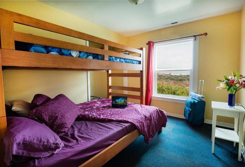 Hi Pigeon Point Lighthouse Hostel