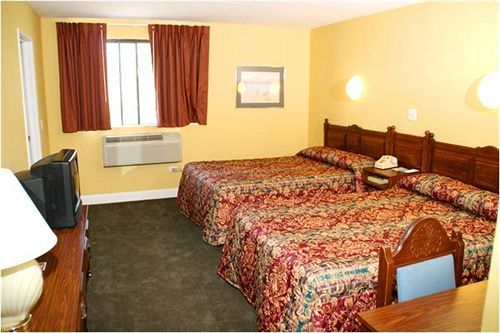 هتل Cape Cod Irish Village