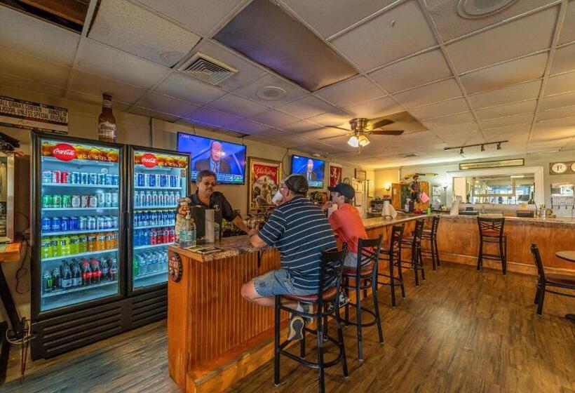 هتل Dothan National Golf Club And