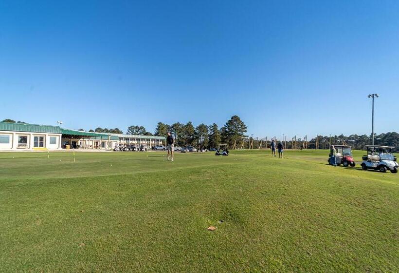 هتل Dothan National Golf Club And