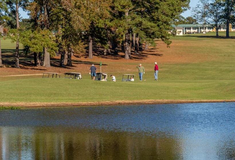 هتل Dothan National Golf Club And