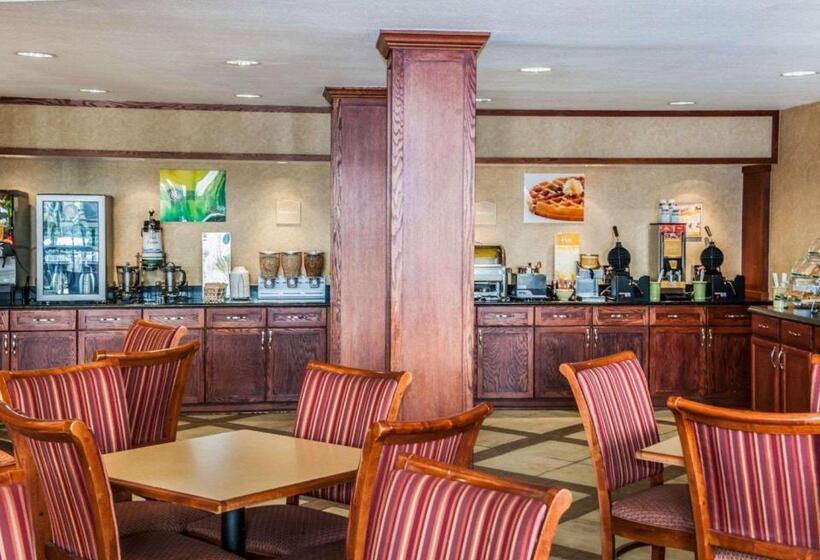 בית מלון כפרי Quality Inn Castleton