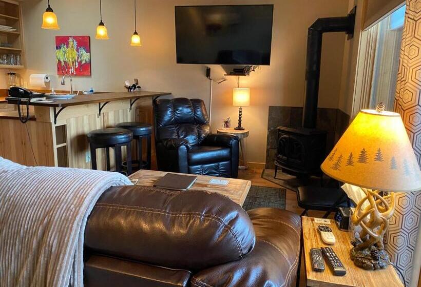 בית מלון כפרי Twisp River Suites