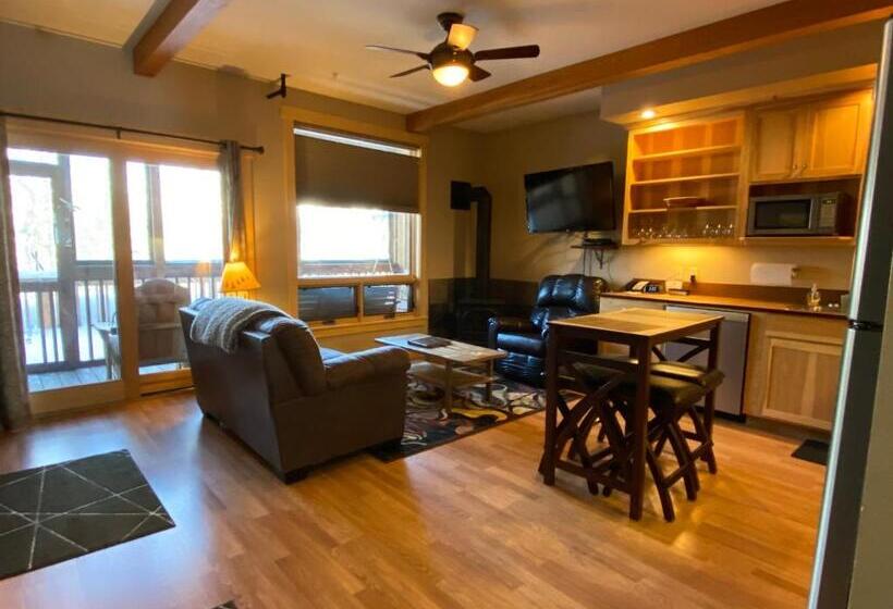 בית מלון כפרי Twisp River Suites