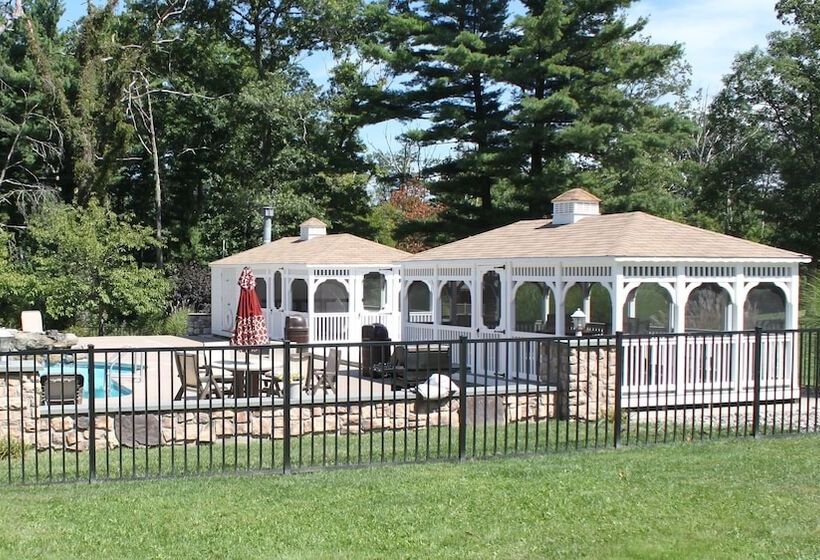 Отель Woodfield Manor   A Sundance Vacations Property