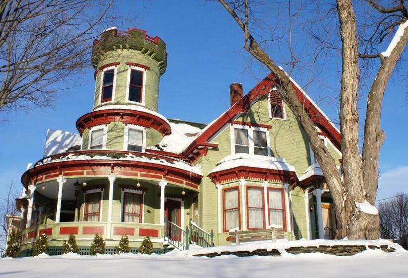 Maplecroft Bed & Breakfast