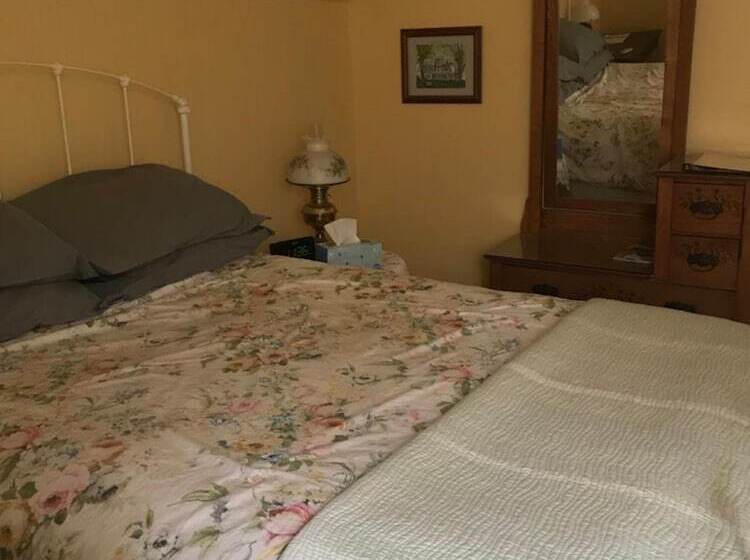 Maplecroft Bed & Breakfast