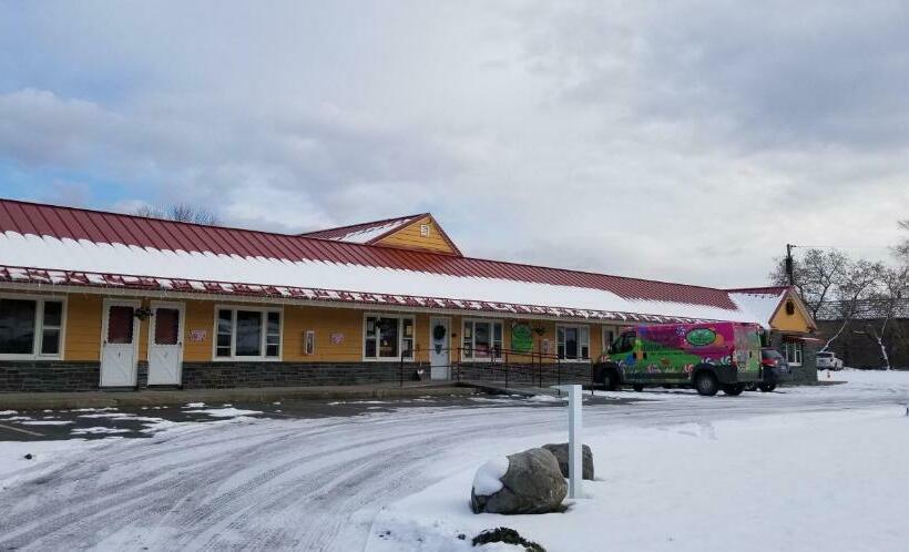 Middlebury Sweets Motel