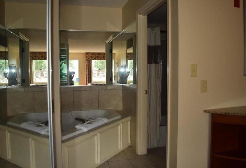 فندق على الطريق Atkinson Inn & Suites